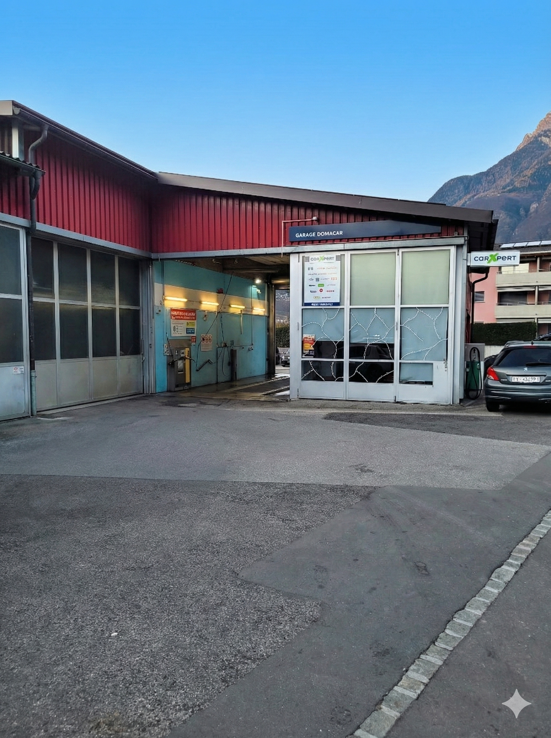 Foto Frontale Autolavaggio